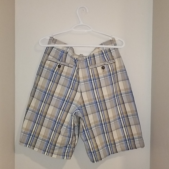 IZOD Men's Shorts - Plaid - Picture 2 of 3
